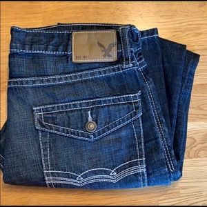 American Eagle - Medium wash blue jeans